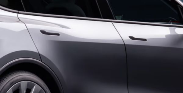 कारों के दरवाज़ों पर छिपे हैंडल पर चीन ने लगाया बैन, क्या है वजह?